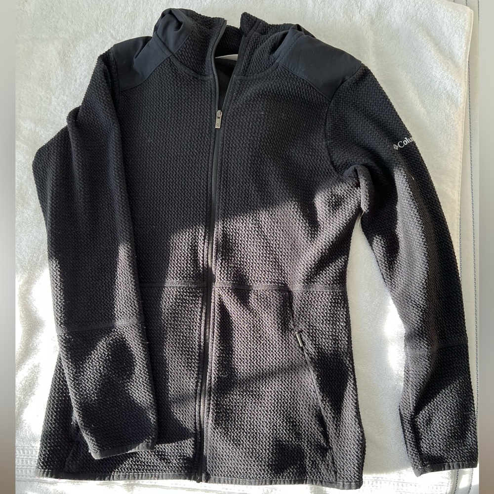 Columbia lightweight zip up with hood, size small, black